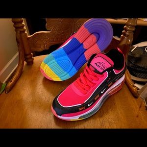 Women’s Pink Nike Shoes Size 8